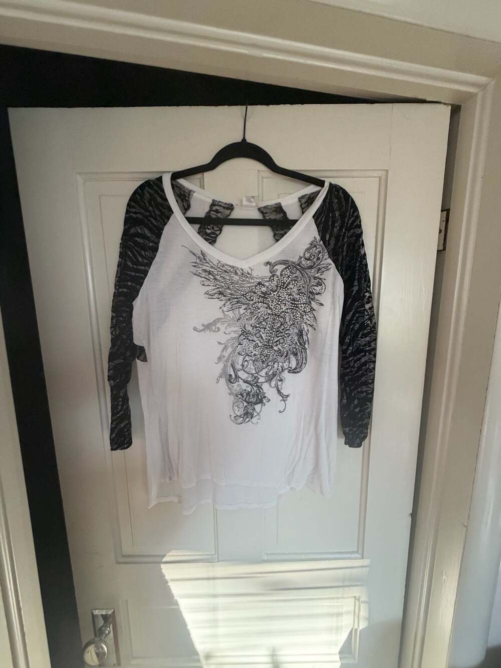 Angels & Diamonds Rhinestone Graphic Lace Sleeve Top Size XL